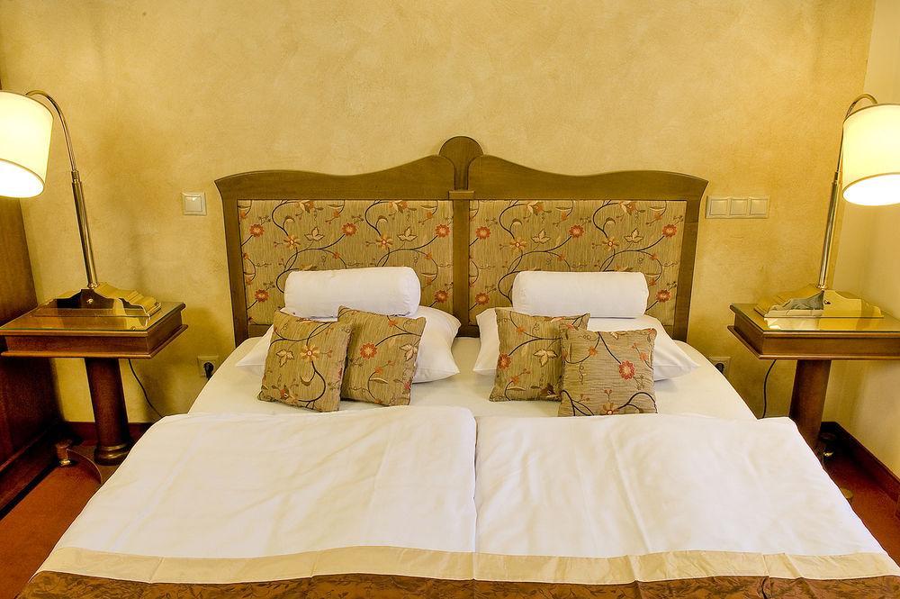 Amira Boutique Hotel Hévíz Wellness&Spa Esterno foto